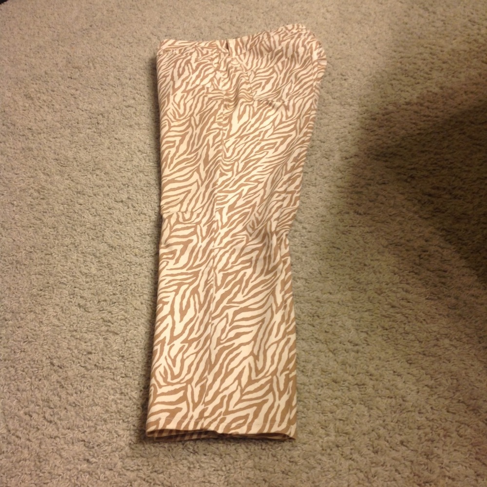 Chicos Platinum Denim Jean.. Size 2 in Chico size
