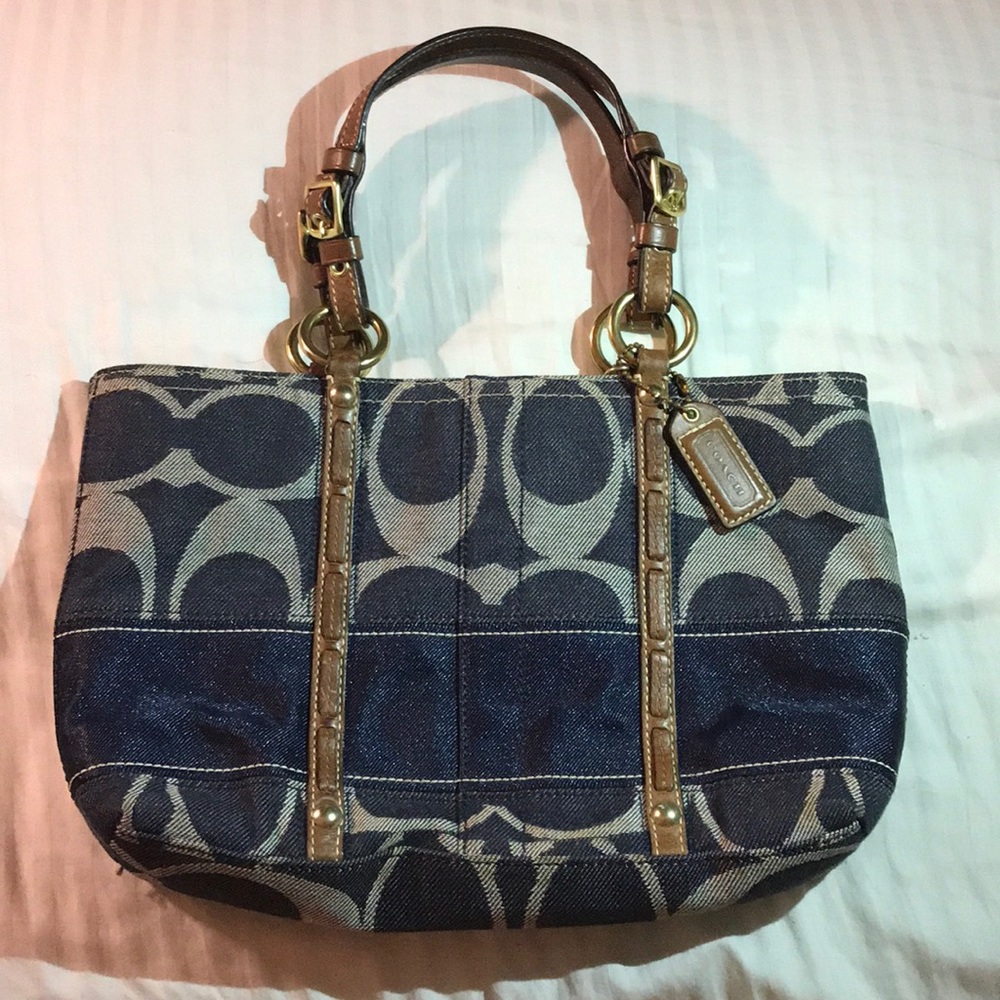 🎉 Authentic Coach Handbag 🎉