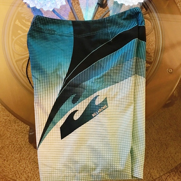 Billabong Board / Casual Shorts - Picture 2 of 6