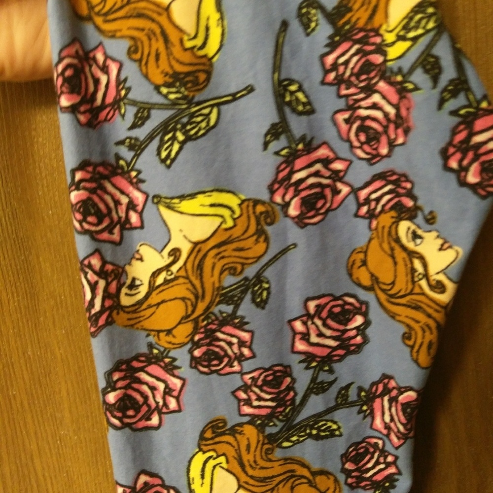 Super rare lularoe Belle leggings!!!