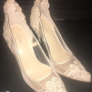 Vince camuto Ophelia lace heel