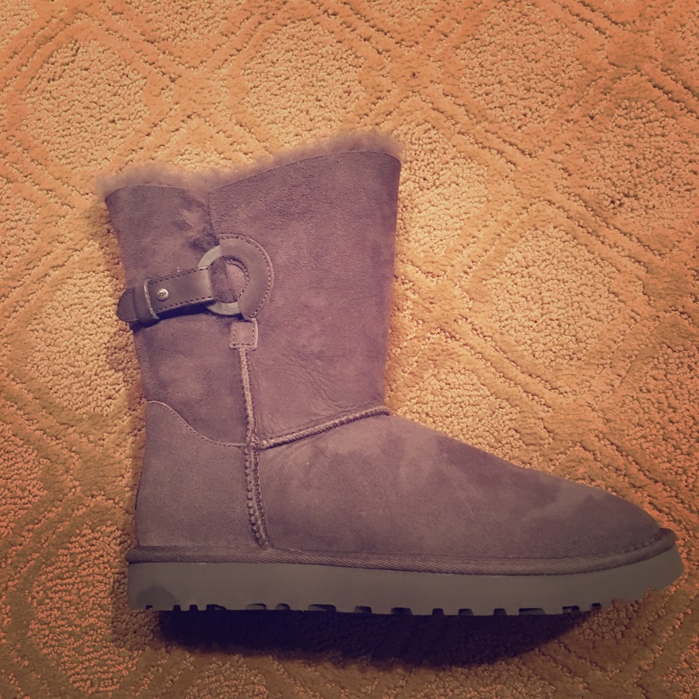 BNWOT gray Ugg boots with side buckle