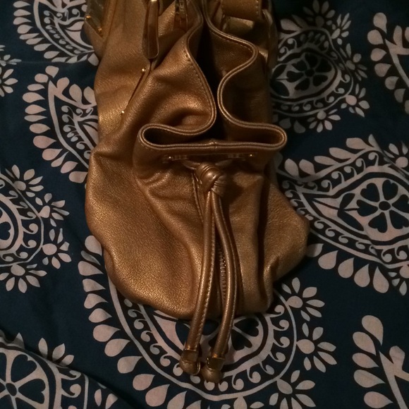 Authentic Michael Kors Gold Leather Handbag NWOT! - Picture 2 of 4