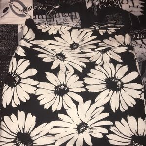Forever 21 daisy pencil skirt