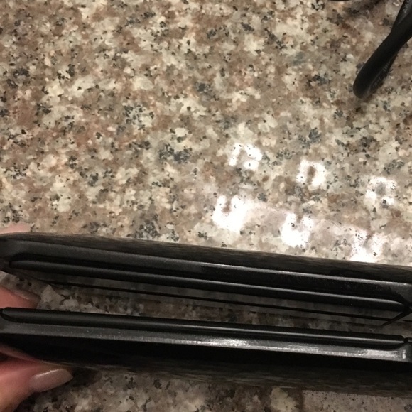 Like new infa-red straightening iron - Picture 2 of 3