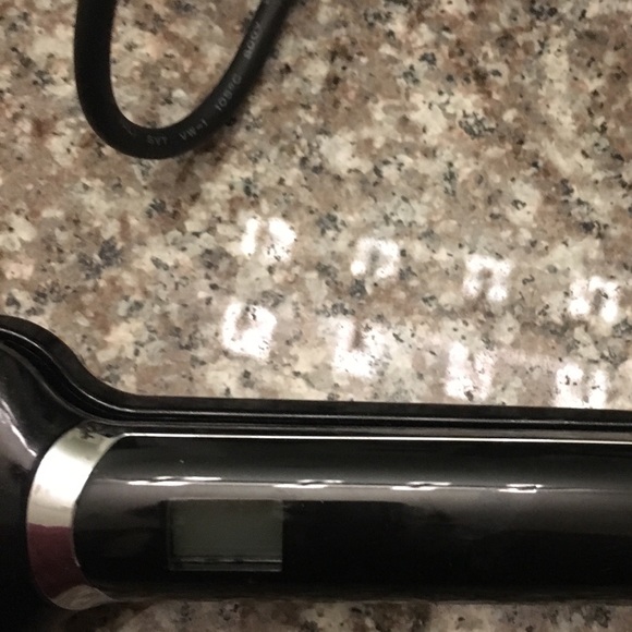 Like new infa-red straightening iron - Picture 3 of 3