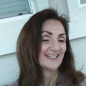 Meet your Posher, Delia