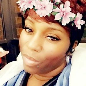 Meet your Posher, Yolanda