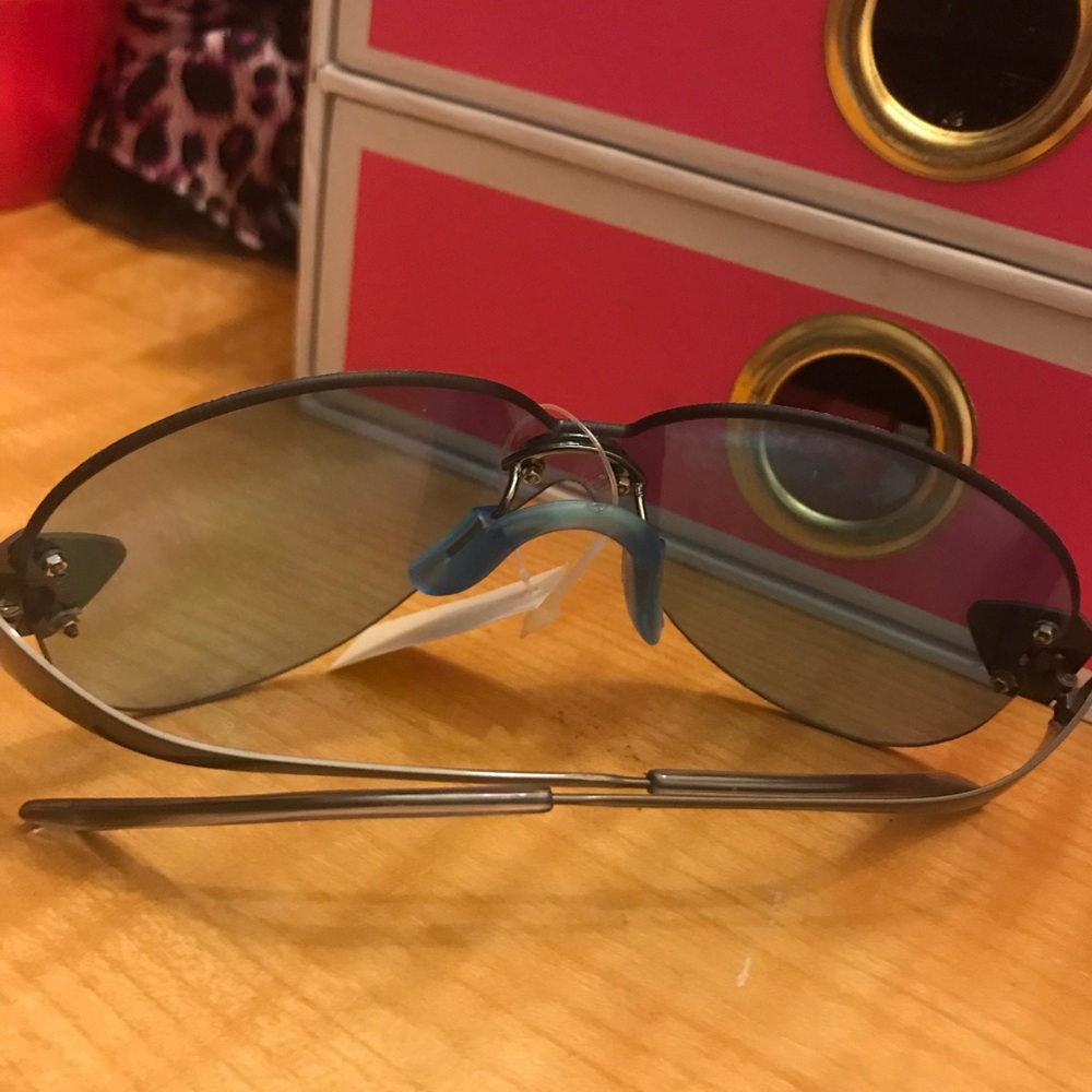 Blue sunglasses 🕶 - Picture 2 of 2