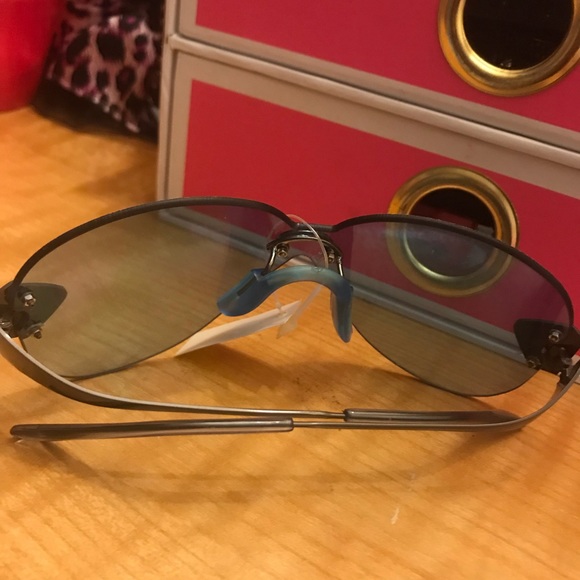 Blue sunglasses 🕶 - Picture 2 of 2