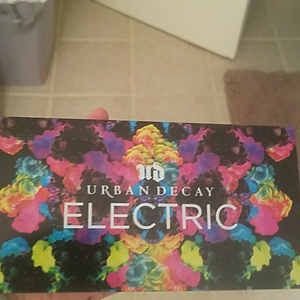 Urban Decay Electric Palette