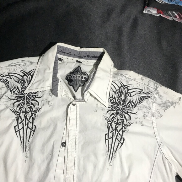 Shirt - Picture 2 of 3