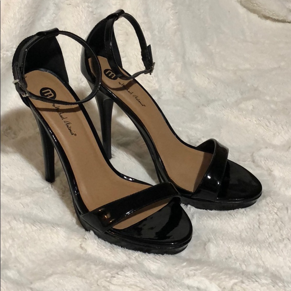 Micheal Antonio Sandals