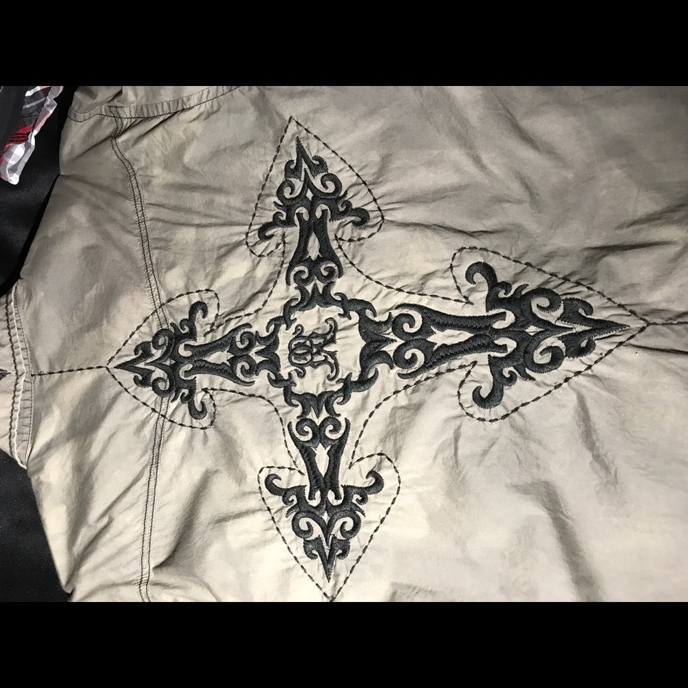 Roar shirt
