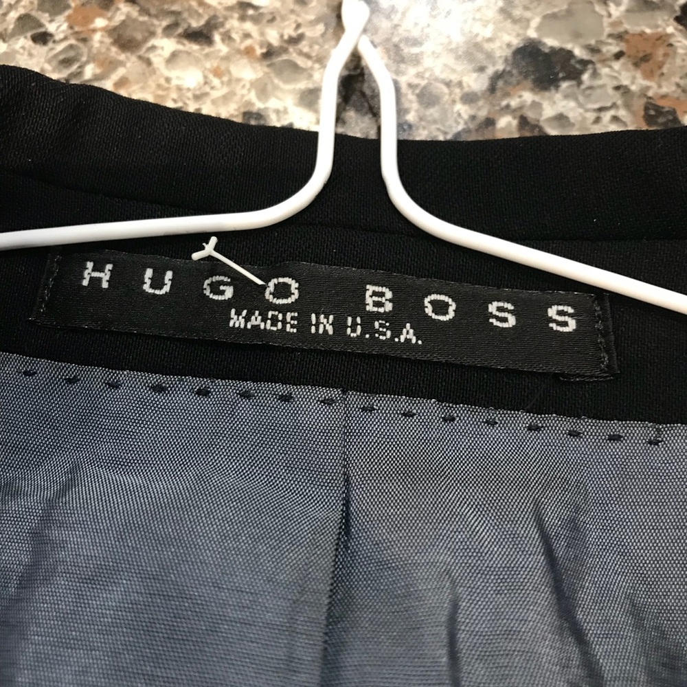 Hugo Boss 42 R - Picture 2 of 4