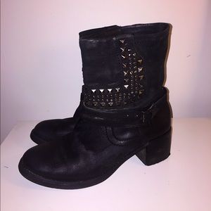 Vince Camuto size 8 leather biker boots with studs
