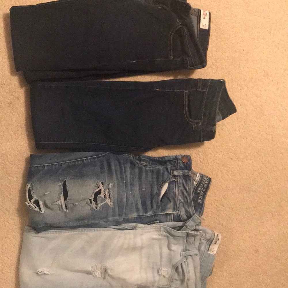 4 pairs of American eagle jeans!!