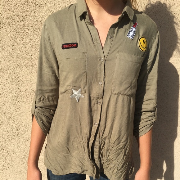 button down shirt with patches - Picture 2 of 3