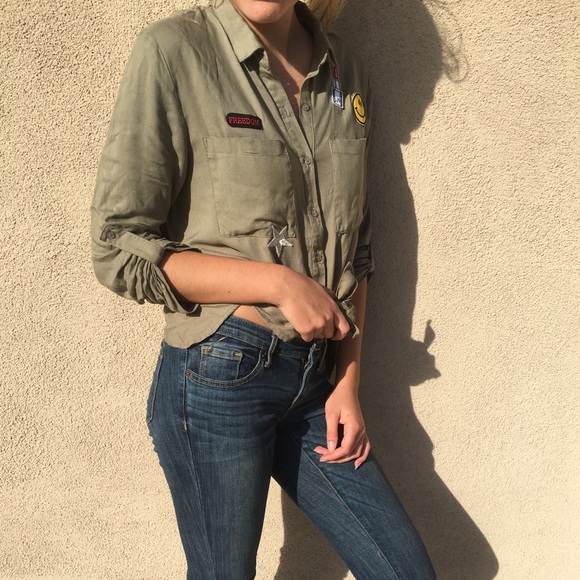 button down shirt with patches - Picture 3 of 3