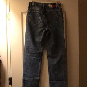 TOMMY HILFIGER JEANS