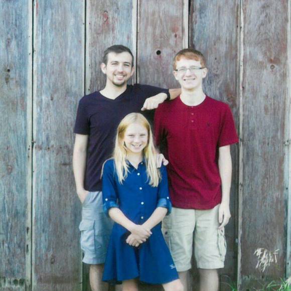 Meet your Posher, Lori - Picture 1 of 1