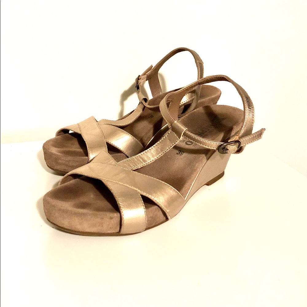 [SOLD] Mephisto gold wedge sandals