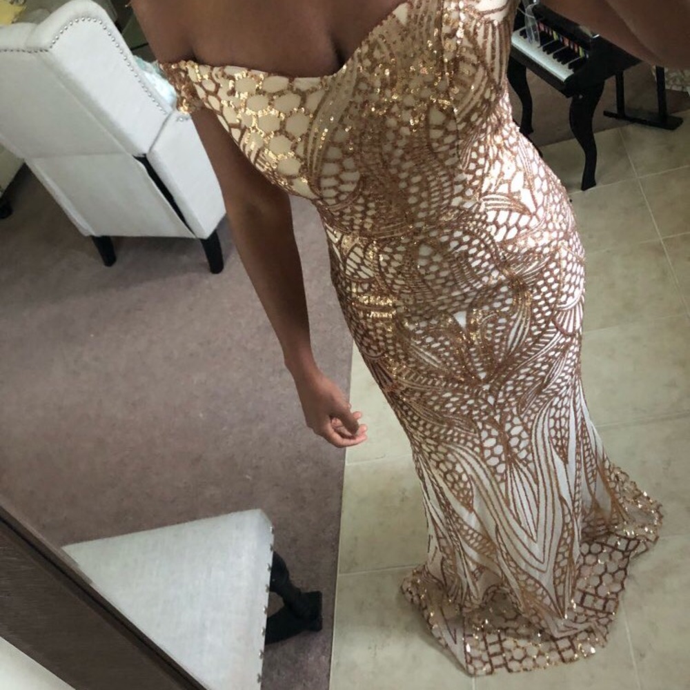 Dress - Picture 2 of 6