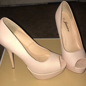 Pink pumps 👠👠