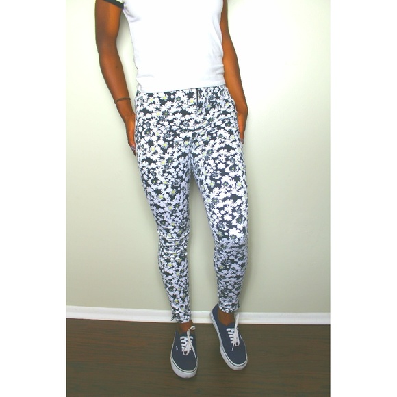 Charming Flower Print Skinnies - Picture 1 of 2