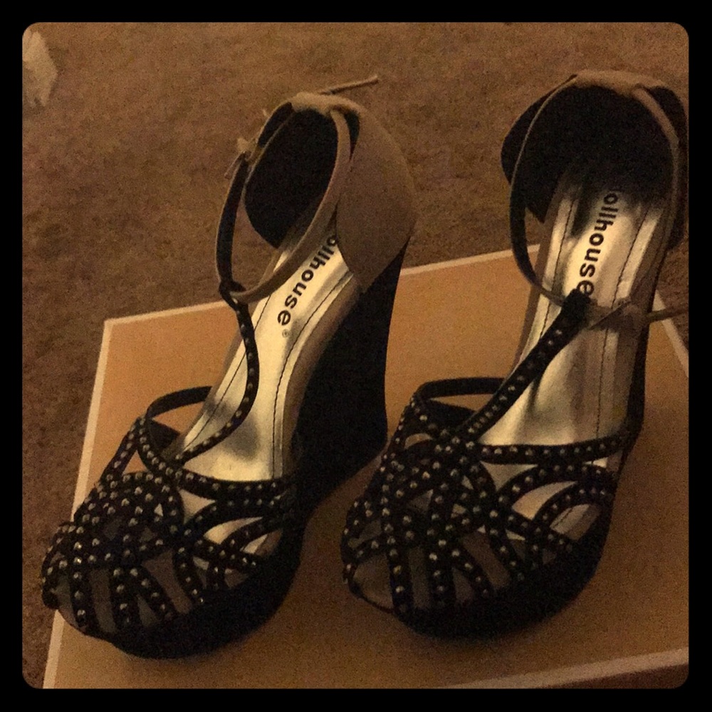 Dollhouse Wedges! 👡