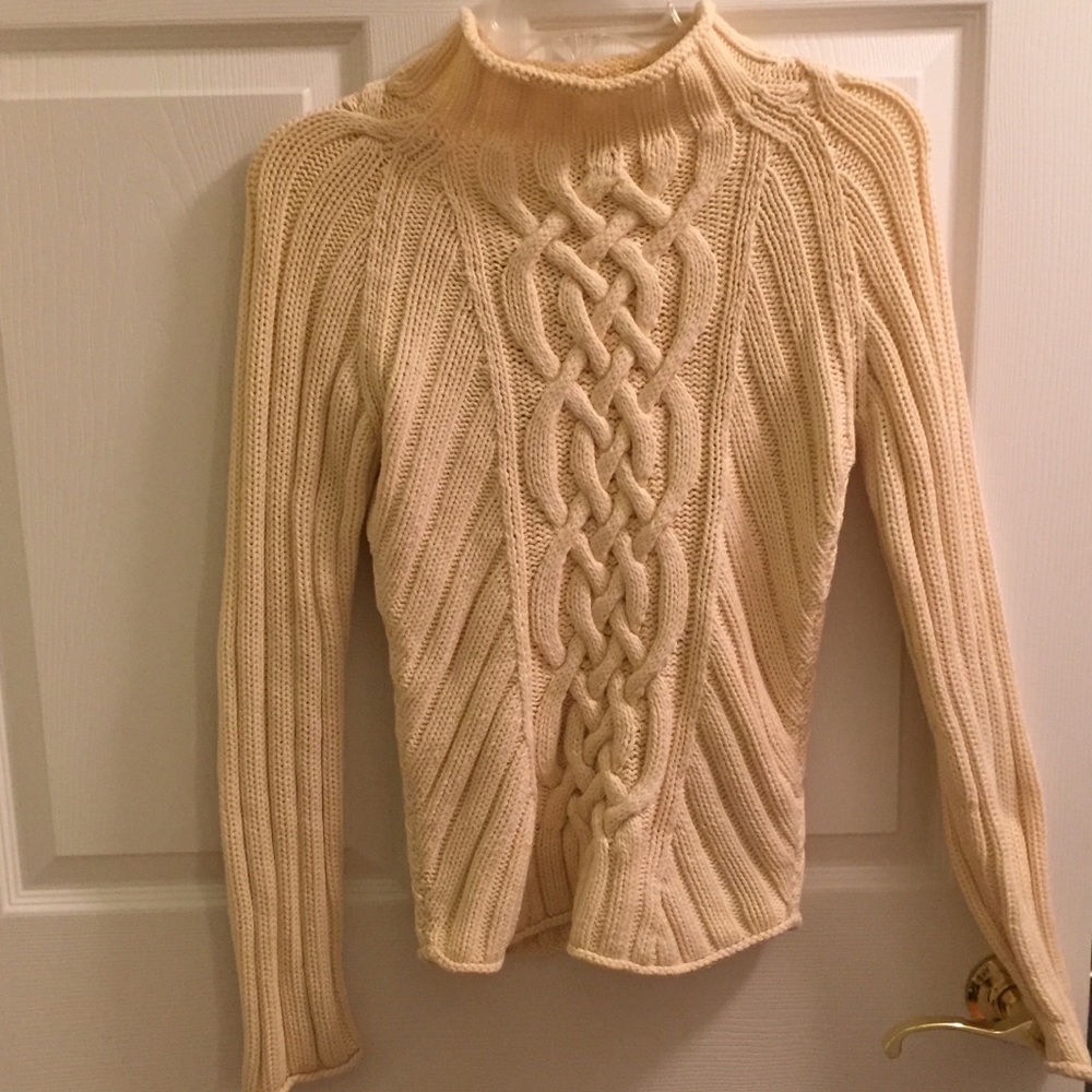 GAP Cream Sweater in Celtic Knot Cable Knit SM