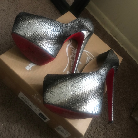 Christian Louboutin snakeskin heels 😍 - Picture 1 of 6