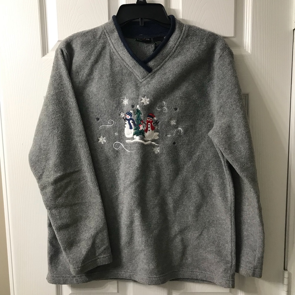 Christmas sweater w snowmen and tree