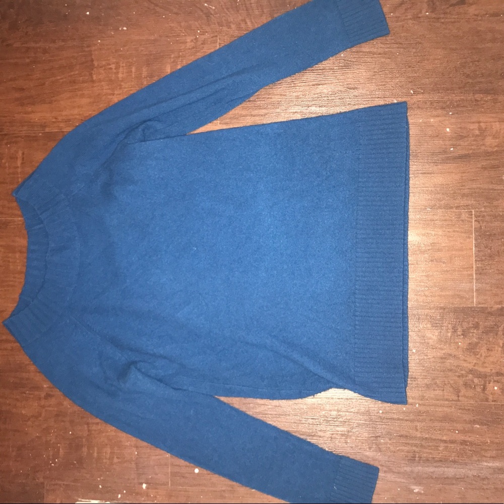 Blue long sleeved sweater