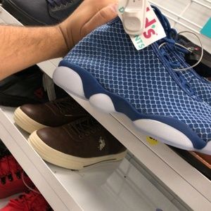 Meet your Posher, Lopez