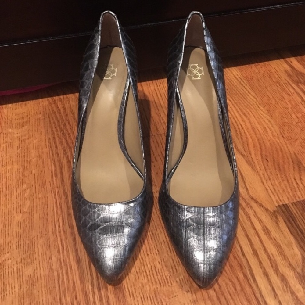 Ann Taylor Snakeskin Pattern Pumps