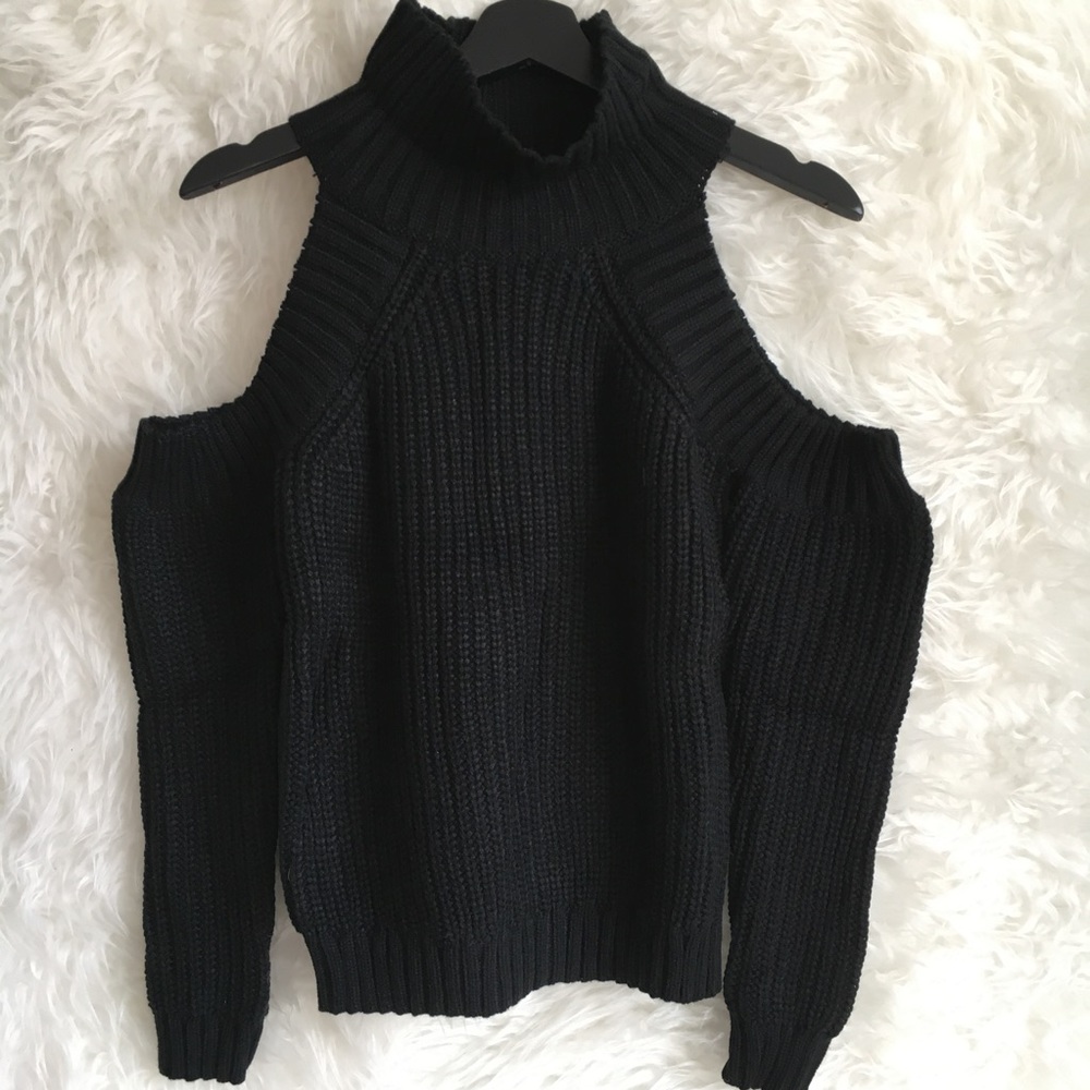 NWT Chunky Cold Shoulder Sweater medium - Picture 3 of 5