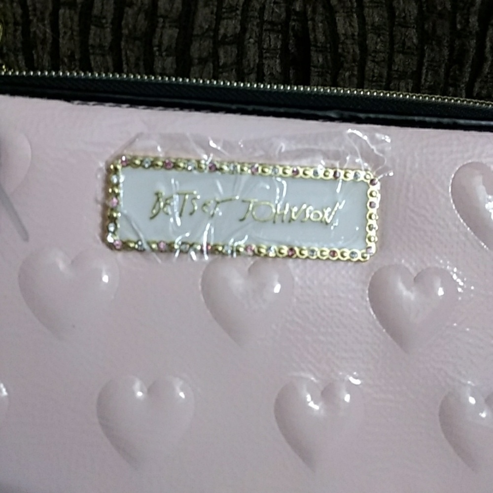 *** Betsey Johnson Pink and Black Crossbody - Picture 6 of 6