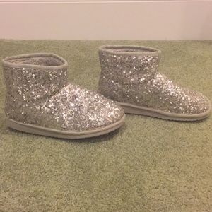 Girl’s Silver PS Aeropostale Boots Size 5/6