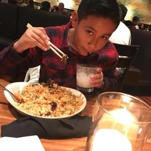 Meet your Posher, Carlos