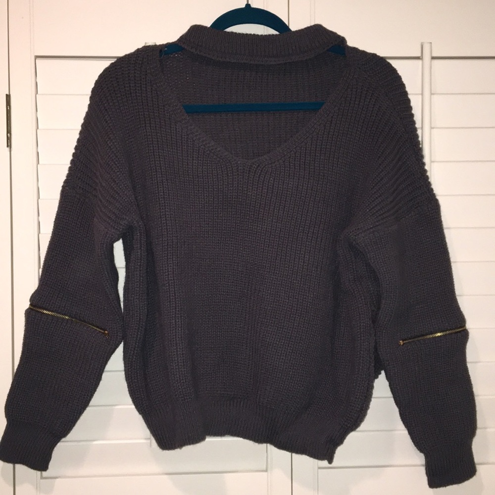 Choker V neck sweater