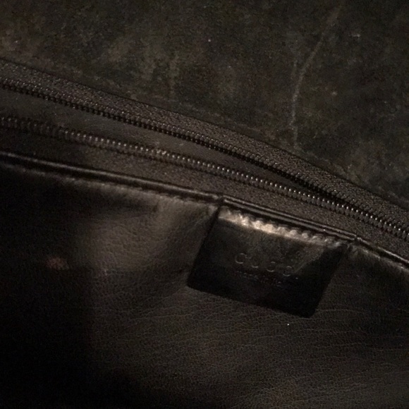 Authentic Gucci black leather shoulder strap bag