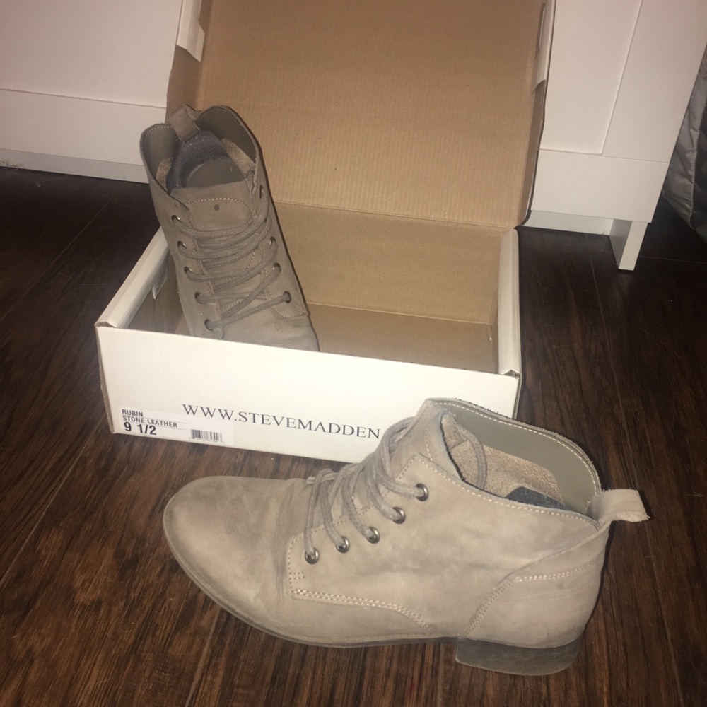 Steve Madden Tie Booties