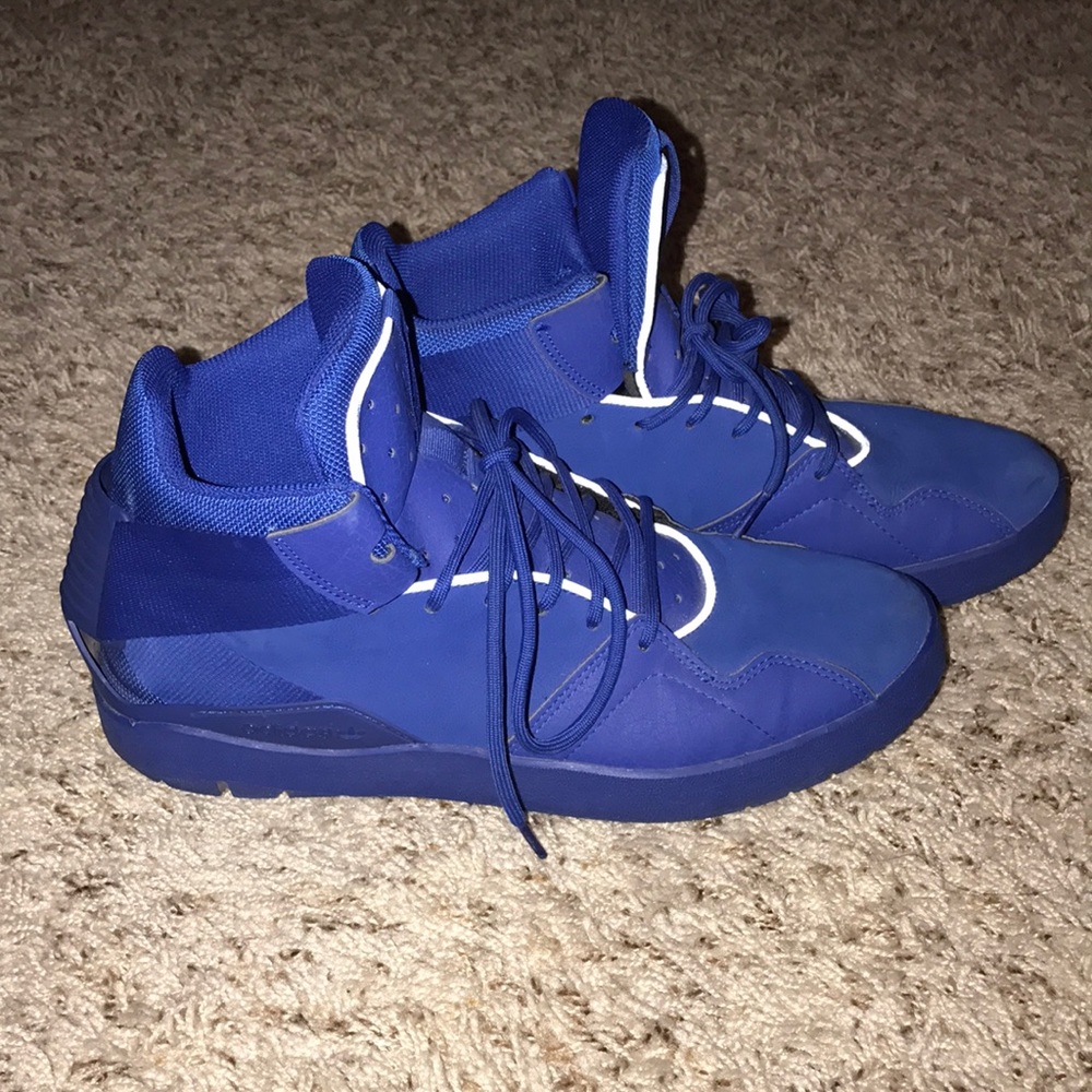 Men's Adidas sneaker