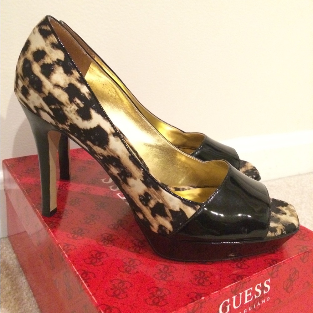 Guess GWKACHINA2 Platform Peep Toe Heels - 8 1/2