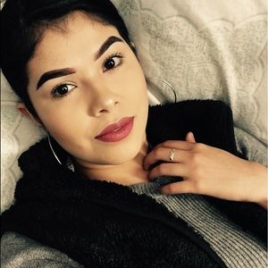 Meet your Posher, Perla