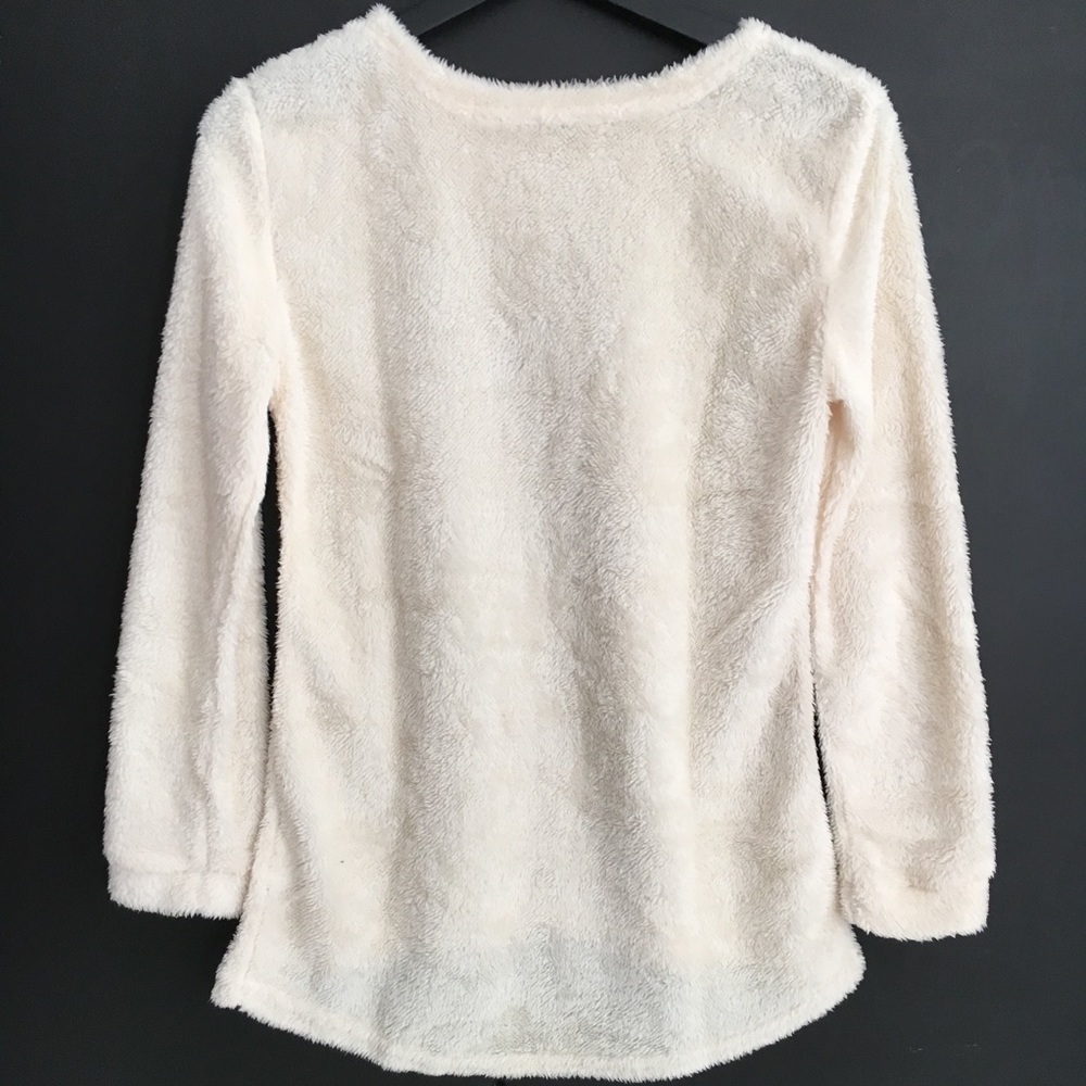 Fleece Crewneck Sweater with Hi Lo Hem. - Picture 2 of 5