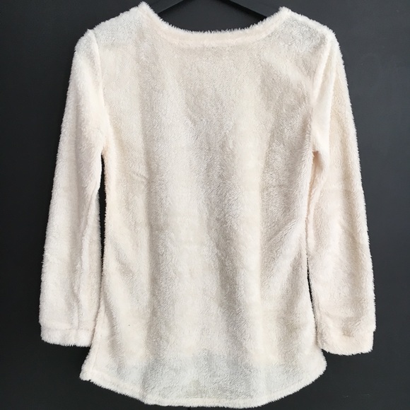 Fleece Crewneck Sweater with Hi Lo Hem. - Picture 2 of 5