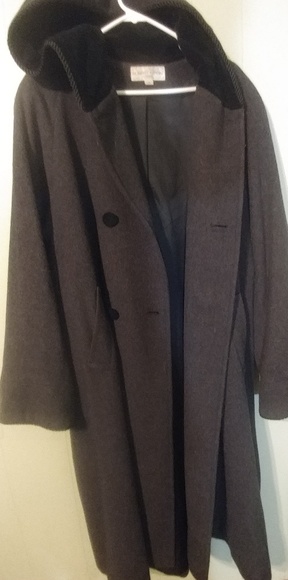 Albert Nipon studio - Picture 2 of 3