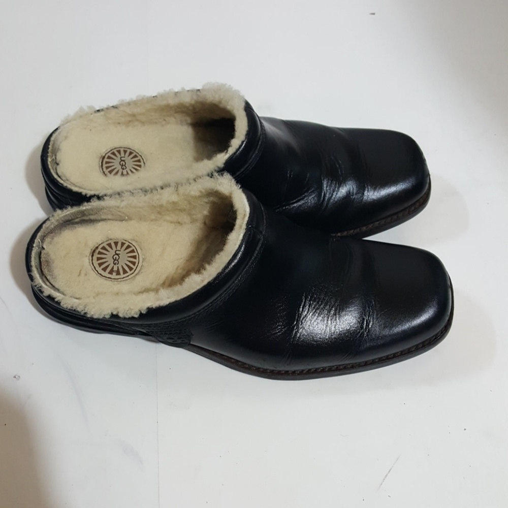 Women's Ugg shoes size 5.5
